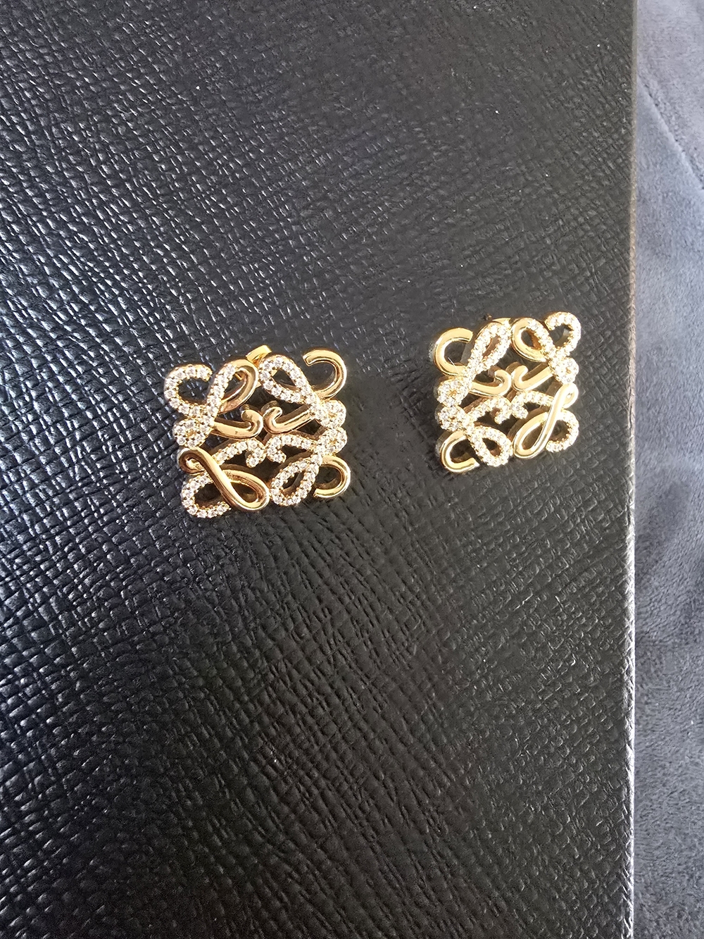 Loewe 18kgp Loewe Gold Crystal Filigree Earrings - Women Jewelry - Picture 2 of 10